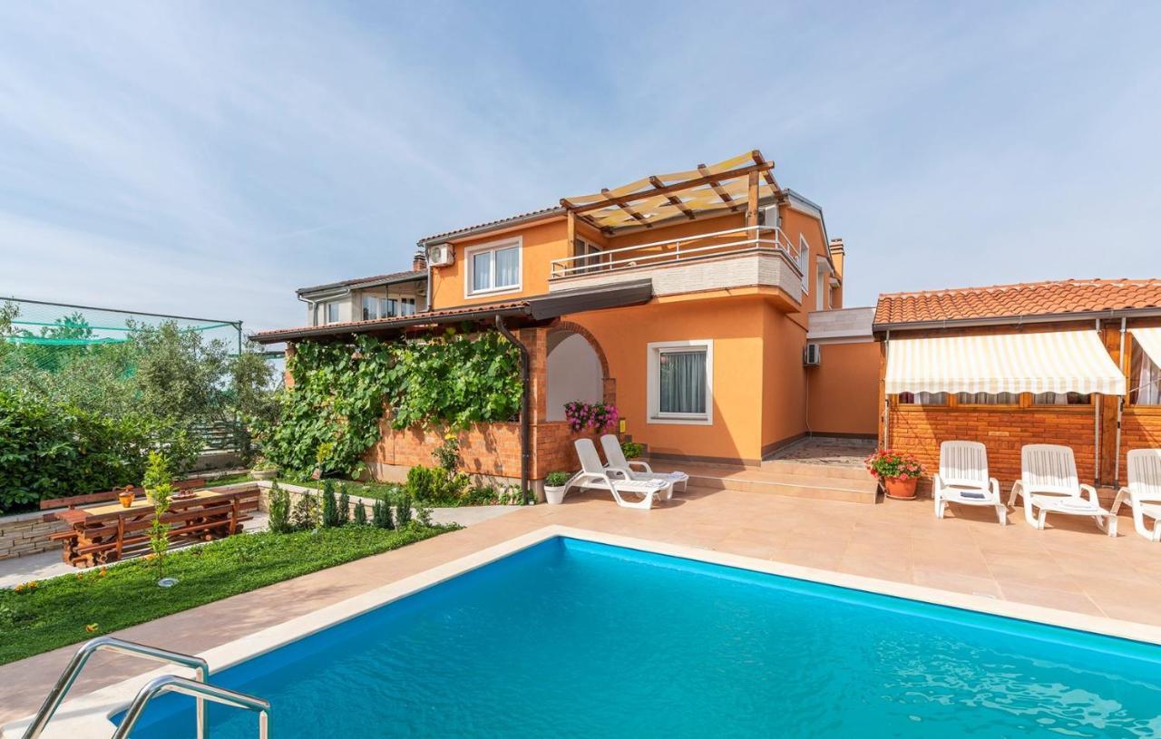 Apartment Complex Villa Visnjan With Pool Rom bilde